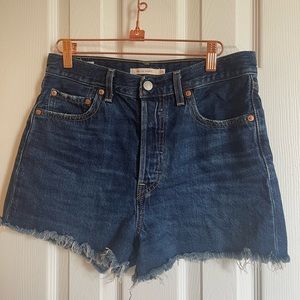Levi’s Ribcage Shorts